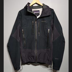 Black Patagonia. Triolet Rain Gortex Jacket (Men's Size Medium)